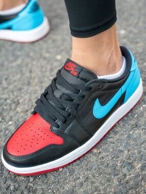 Women's Air Jordan 1 Low OG Sz 7.5 F27
